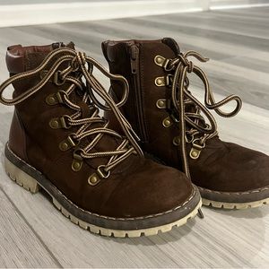 Kids Boots Size 2 in Great Shape!